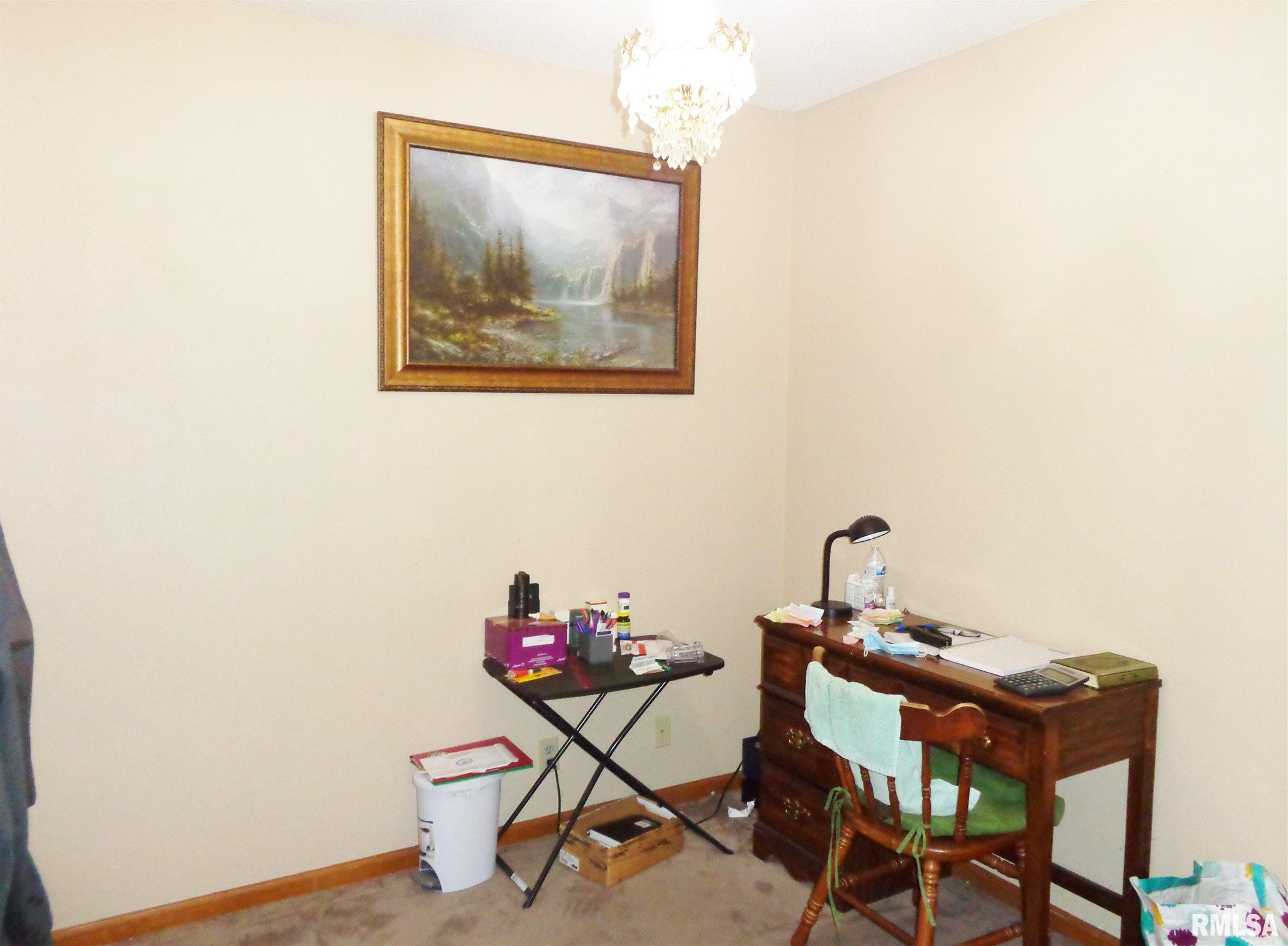 6502 North Camelot Road Peoria, IL 61615 - Photo 30 of 49 Gallery Image 30