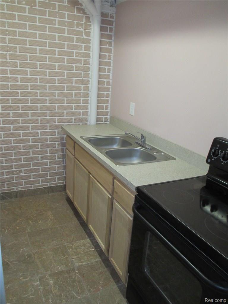 3268 Empire Drive Rochester, MI 48309 - Photo 41 of 43 IMG_7078.JPG