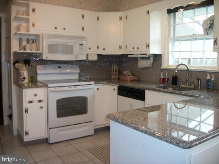 5159 Church Road Mount Laurel, NJ 08054 - Photo 2 of 25 Kitchen