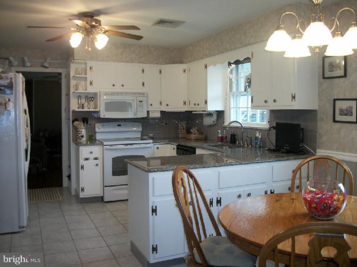 5159 Church Road Mount Laurel, NJ 08054 - Photo 20 of 25 Kitchen