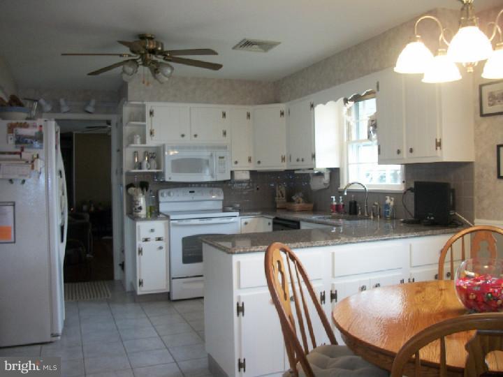 5159 Church Road Mount Laurel, NJ 08054 - Photo 21 of 25 Kitchen