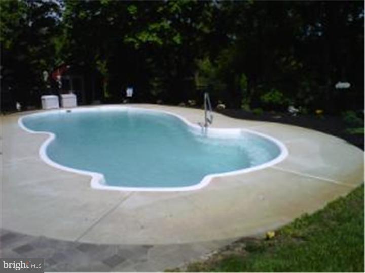 5159 Church Road Mount Laurel, NJ 08054 - Photo 23 of 25 Pool
