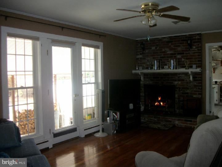 5159 Church Road Mount Laurel, NJ 08054 - Photo 8 of 25 Family Room