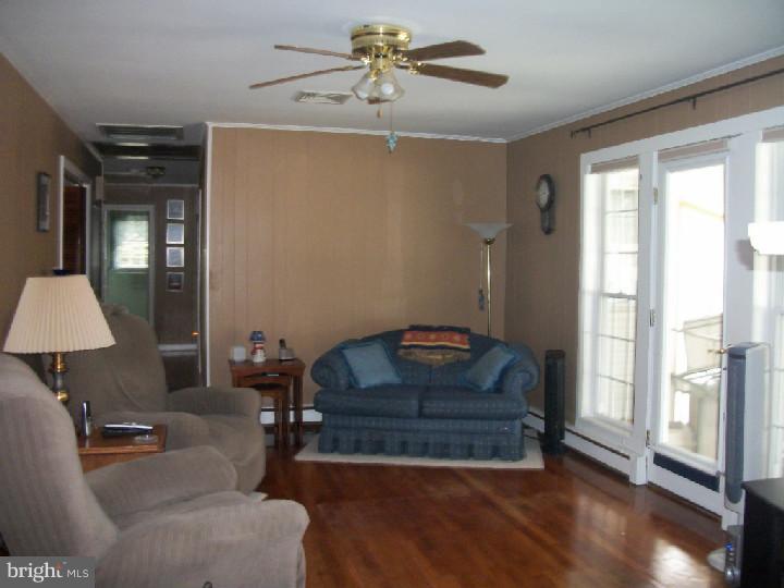 5159 Church Road Mount Laurel, NJ 08054 - Photo 9 of 25 Family Room
