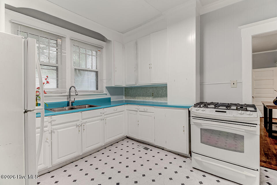 2046 Carolina Beach Road Wilmington, NC 28401 - Photo 8 of 14 IMG_0747_48_49_50_51