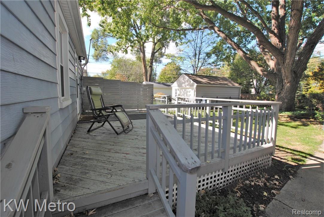 750 Columbia Road Berkley, MI 48072 - Photo 17 of 20 LARGE DECK OVERLOOKING BACKYARD