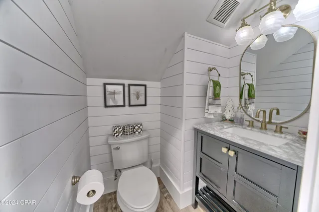 $1,259,999 | 700 East 2nd Street, Lynn Haven, FL 32444