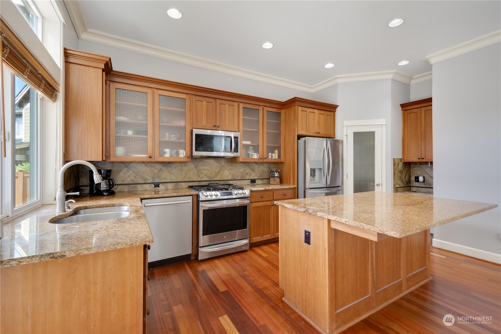 705 South 36th Place Renton, WA 98055 - Photo 7 of 30