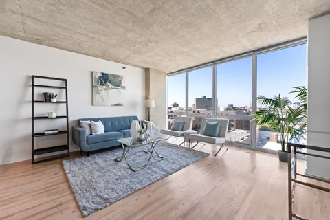 $319,000 | 1845 South Michigan Avenue, Unit 1003, Chicago, IL 60616