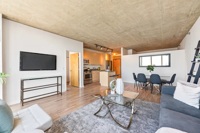 $319,000 | 1845 South Michigan Avenue, Unit 1003, Chicago, IL 60616