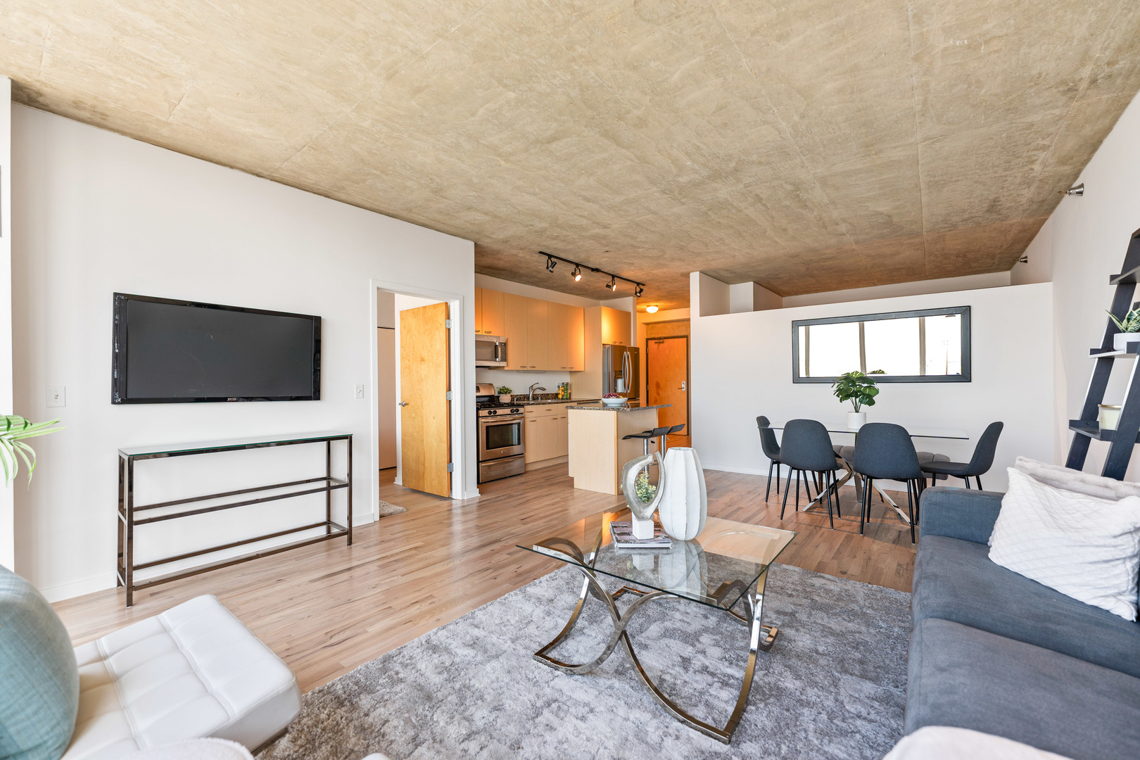 1845 South Michigan Avenue, Unit 1003 Chicago, IL 60616 - Photo 5 of 15