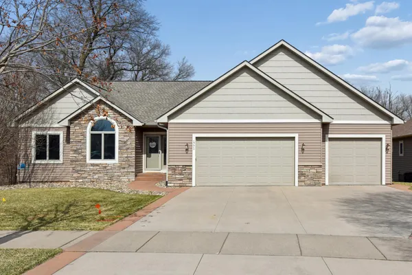 $549,900 | 1771 Kimberly Circle, River Falls, WI 54022