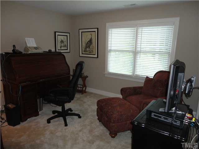 2 Rosemeade Place Durham, NC 27712 - Photo 17 of 20 a livingroom with workspace and a window