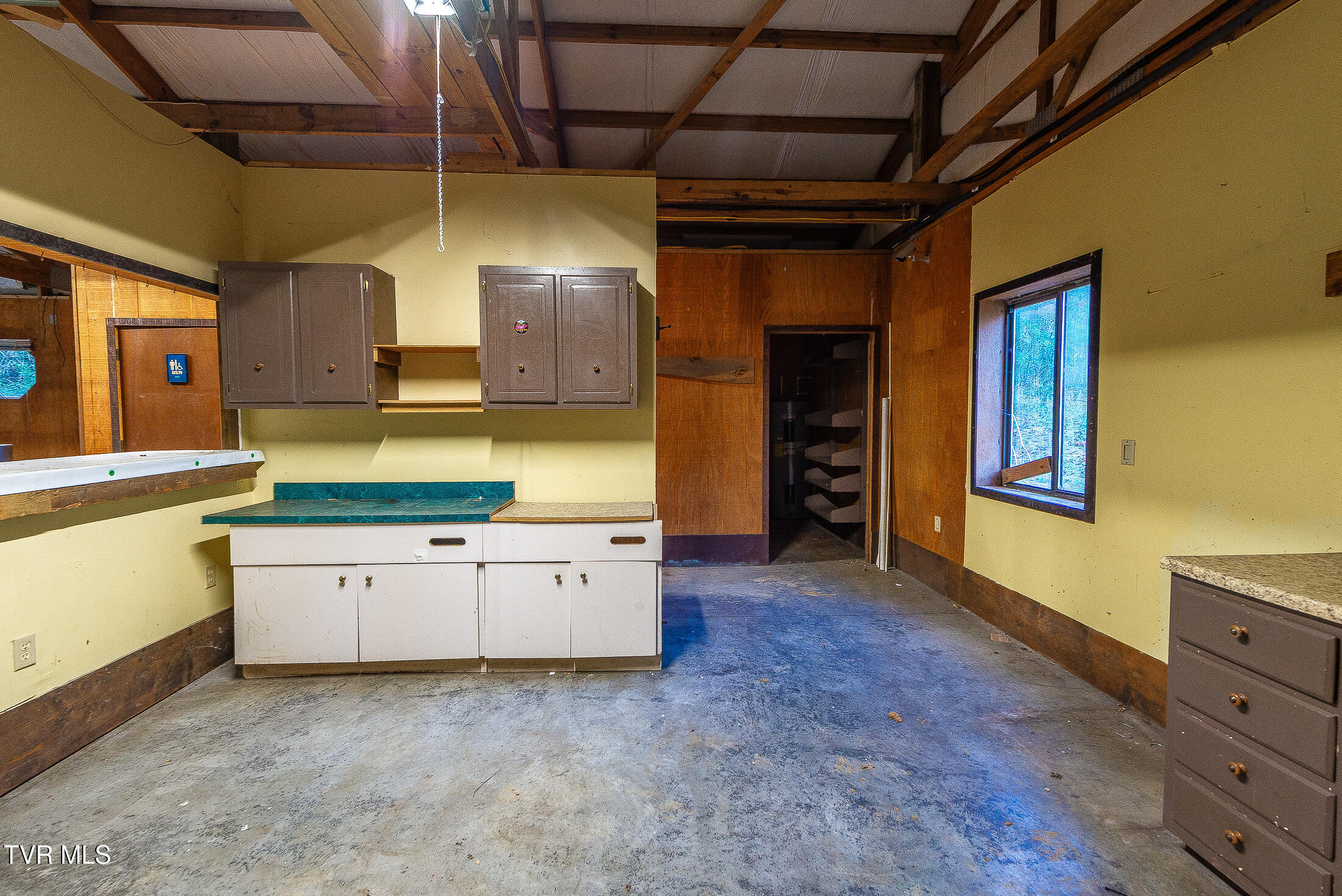 1668 Fowlers Br Road Hiltons, VA 24258 - Photo 23 of 37 kitchen
