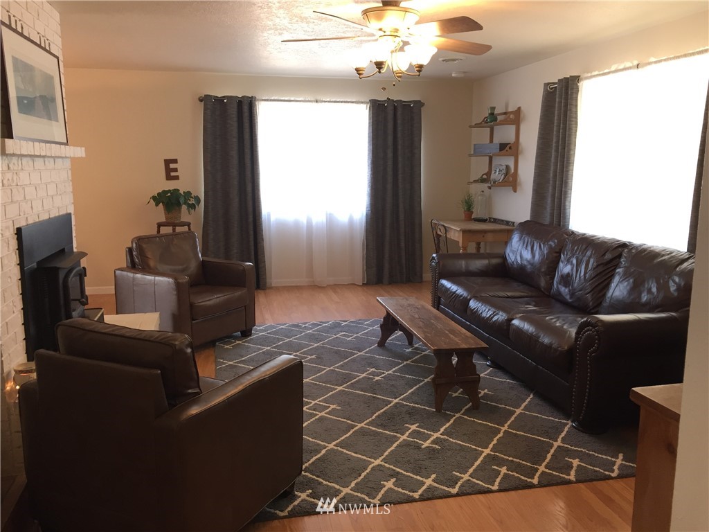 131 Timberline Drive Castle Rock, WA 98611 - Photo 6 of 19 Gallery Image 6