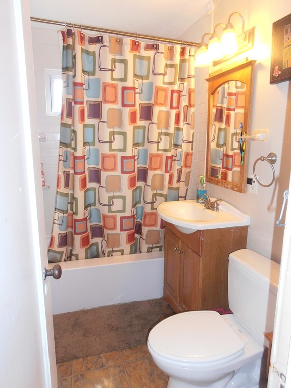 33 Arden Street Springfield, MA 01118 - Photo 4 of 9