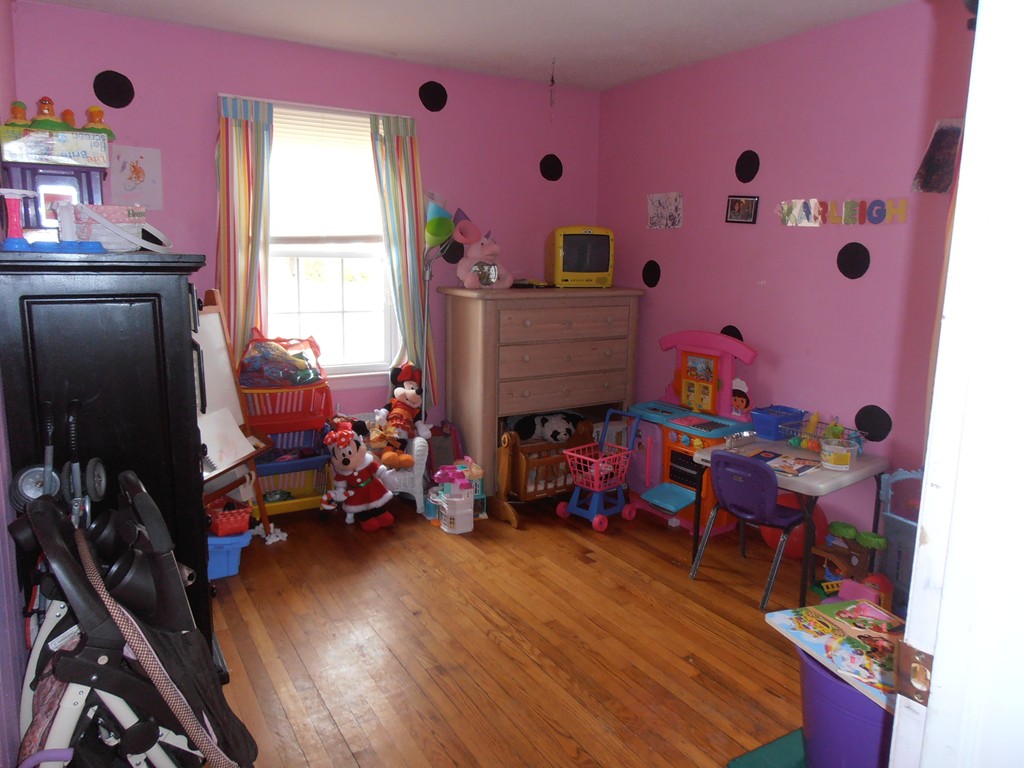 33 Arden Street Springfield, MA 01118 - Photo 6 of 9
