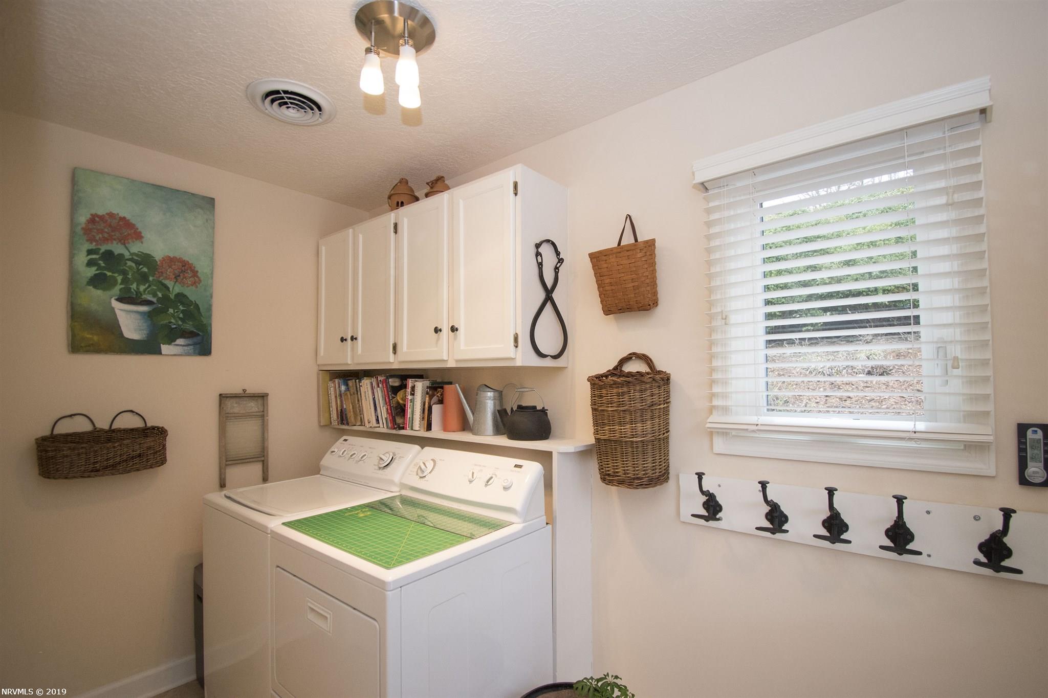 4411 Mariners Point Road Radford, VA 24141 - Photo 34 of 46 Gallery Image 34