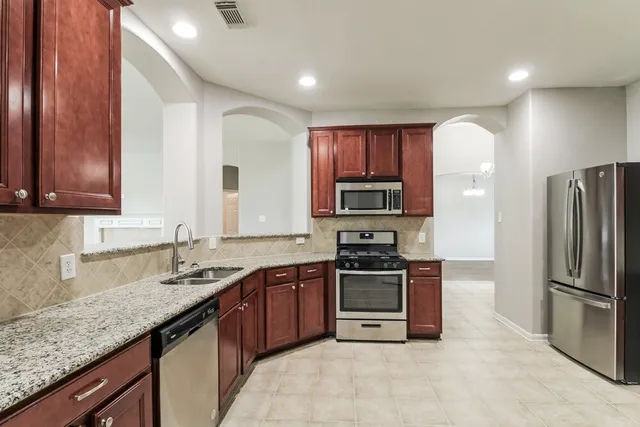 $1,990 | 11402 English Rose Trail, Missouri City, TX 77459