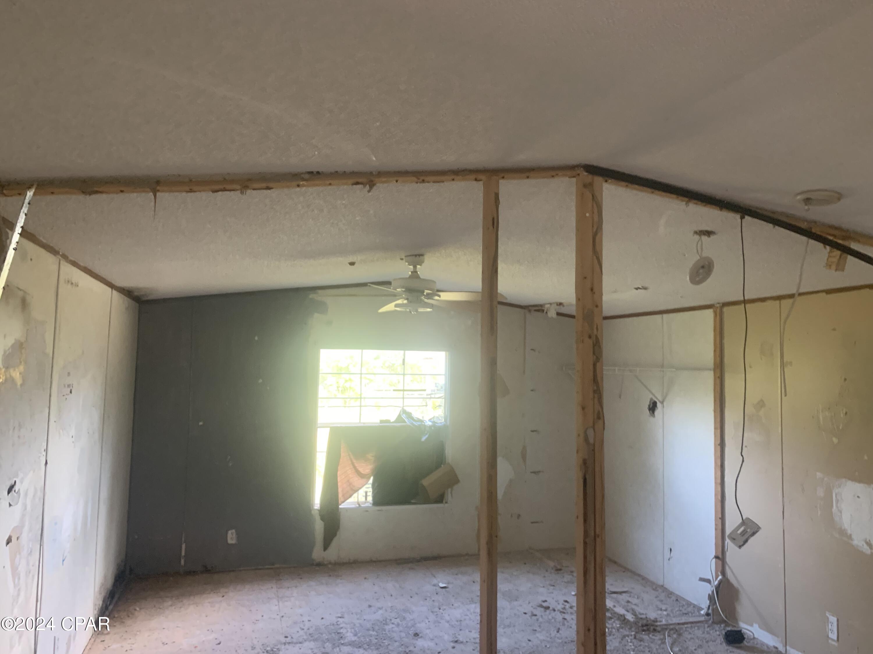 1113 Ocheessee Landing Road Grand Ridge, FL 32442 - Photo 8 of 21 Gallery Image 8