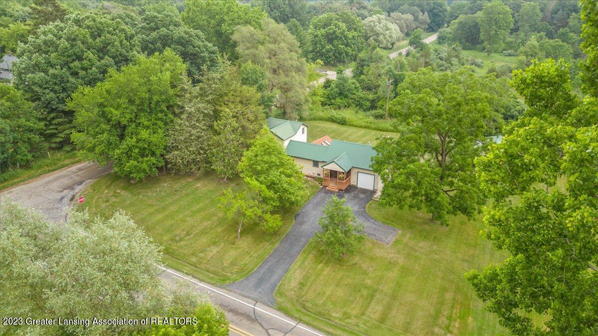 6776 Howe Road Bath, MI 48808 - Photo 3 of 48 44-Media Jett-2