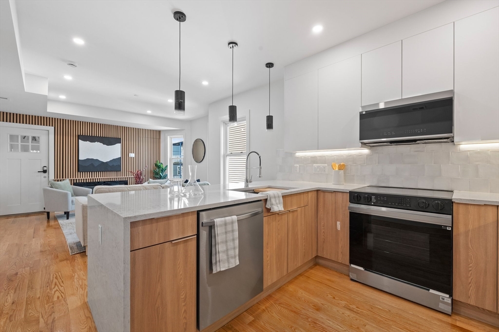 33 Kenberma Road, Unit 2 Boston, MA 02124 - Photo 11 of 26 Gallery Image 11