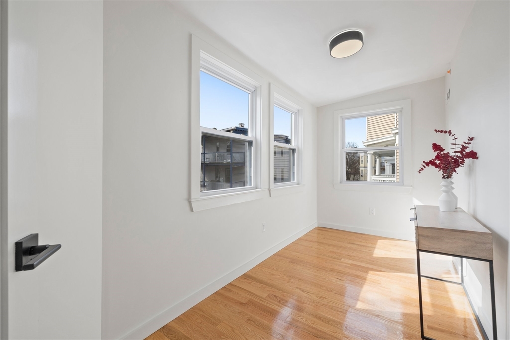 33 Kenberma Road, Unit 2 Boston, MA 02124 - Photo 20 of 26 Gallery Image 20