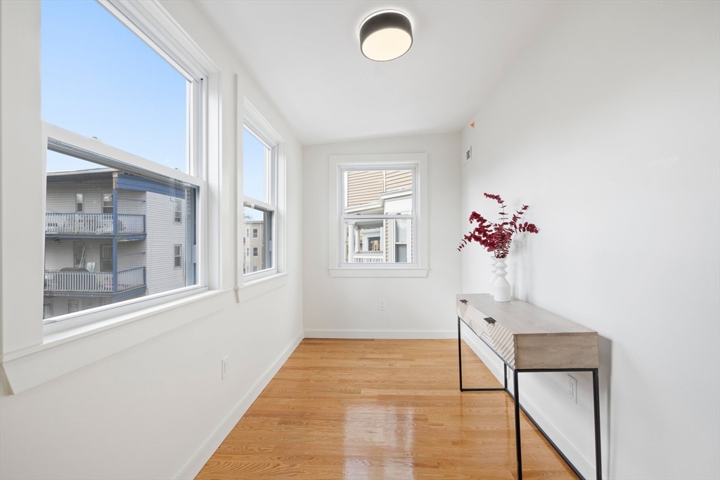 33 Kenberma Road, Unit 2 Boston, MA 02124 - Photo 21 of 26 Gallery Image 21