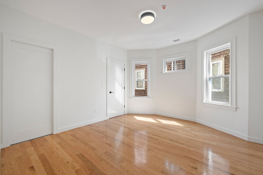 33 Kenberma Road, Unit 2 Boston, MA 02124 - Photo 23 of 26 Gallery Image 23