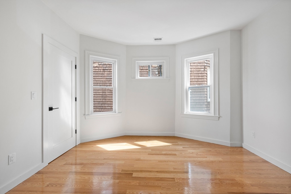 33 Kenberma Road, Unit 2 Boston, MA 02124 - Photo 24 of 26 Gallery Image 24