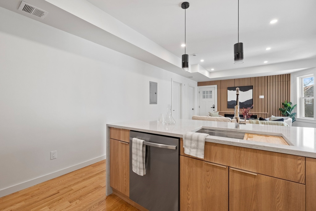 33 Kenberma Road, Unit 2 Boston, MA 02124 - Photo 10 of 26 Gallery Image 10