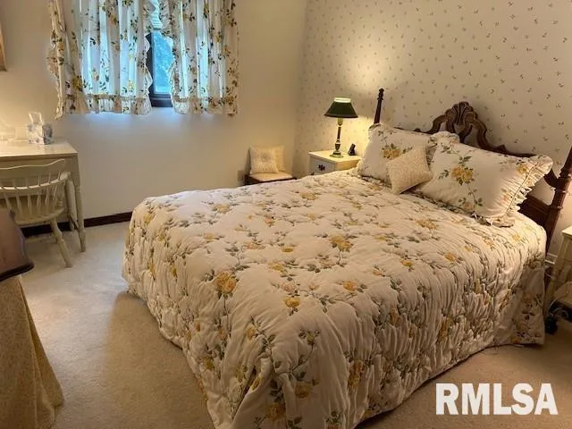 $240,000 | 1322 Cynthia Court, Taylorville, IL 62568