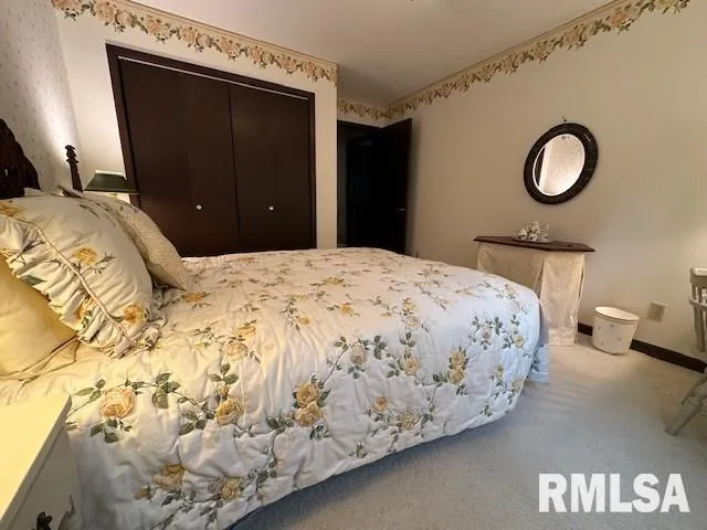 $240,000 | 1322 Cynthia Court, Taylorville, IL 62568