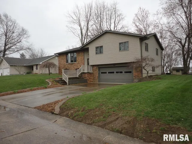 $240,000 | 1322 Cynthia Court, Taylorville, IL 62568