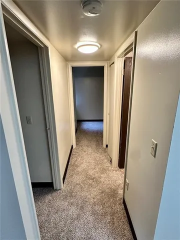 a view of entryway with window