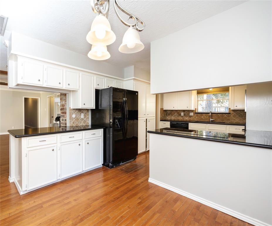 8323 Forest Ridge Road Spring, TX 77379 - Photo 5 of 19 Gallery Image 5
