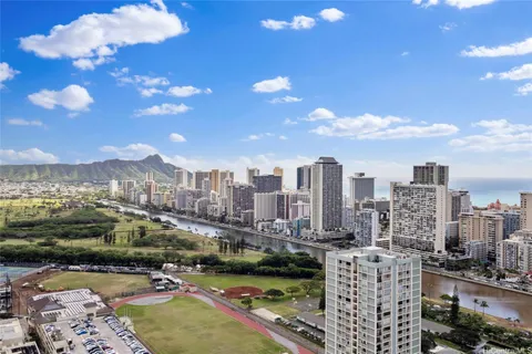 $3,490,000 | 555 University Avenue, Unit PH1, Honolulu, HI 96826