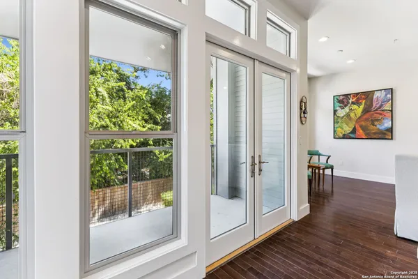 $3,500 | 135 Cedar Street, Unit 105, San Antonio, TX 78210