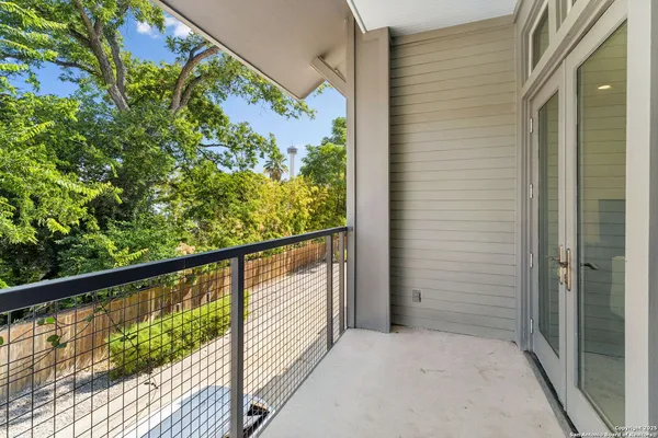 $3,500 | 135 Cedar Street, Unit 105, San Antonio, TX 78210