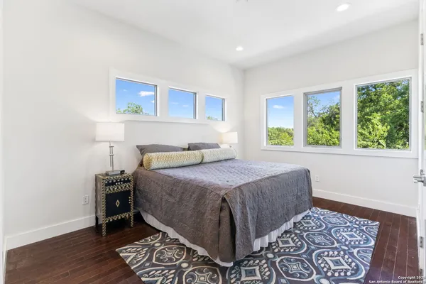 $3,500 | 135 Cedar Street, Unit 105, San Antonio, TX 78210