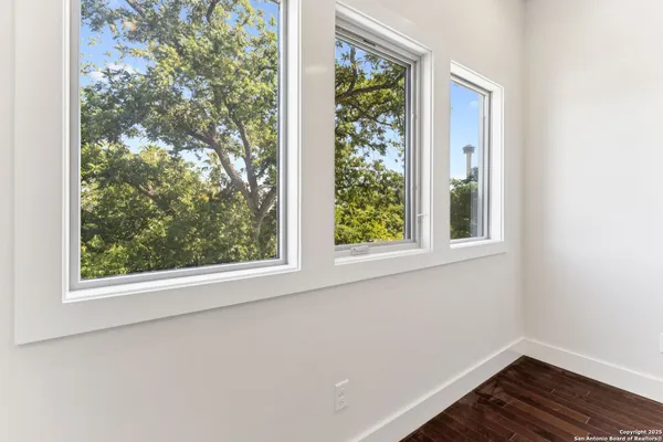 $3,500 | 135 Cedar Street, Unit 105, San Antonio, TX 78210