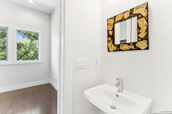 $3,500 | 135 Cedar Street, Unit 105, San Antonio, TX 78210