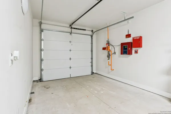 $3,500 | 135 Cedar Street, Unit 105, San Antonio, TX 78210