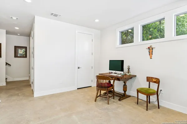 $3,500 | 135 Cedar Street, Unit 105, San Antonio, TX 78210