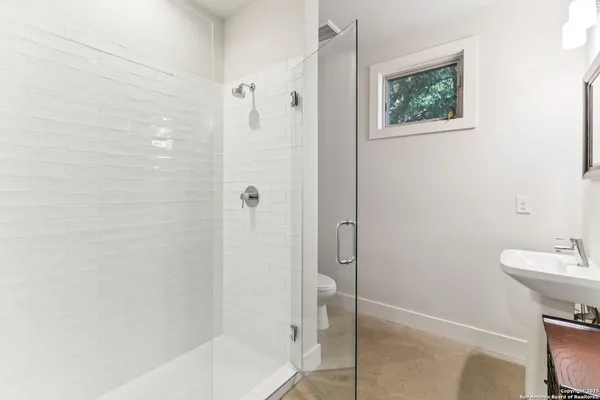 $3,500 | 135 Cedar Street, Unit 105, San Antonio, TX 78210