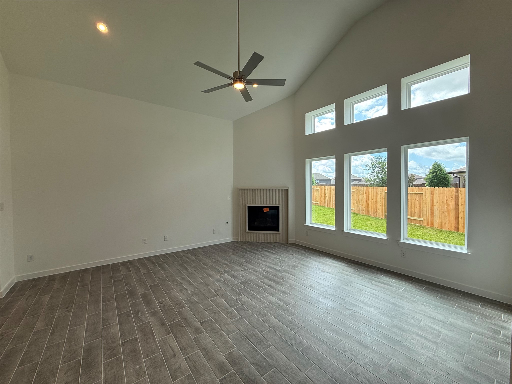 8823 Early Morning Way Rosharon, TX 77583 - Photo 4 of 13