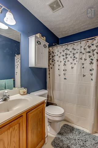 7102 Totty Road Fairview, TN 37062 - Photo 18 of 27 Guest Bath off 2nd and 3rd Bedrooms