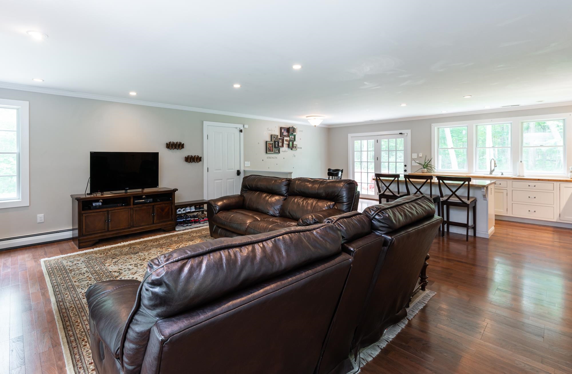 169 County Road Bedford, NH 03110 - Photo 12 of 37