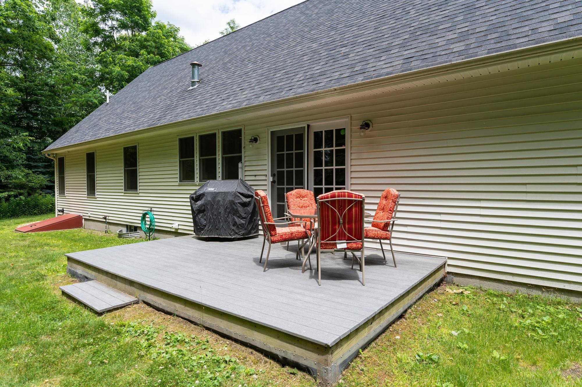 169 County Road Bedford, NH 03110 - Photo 22 of 37