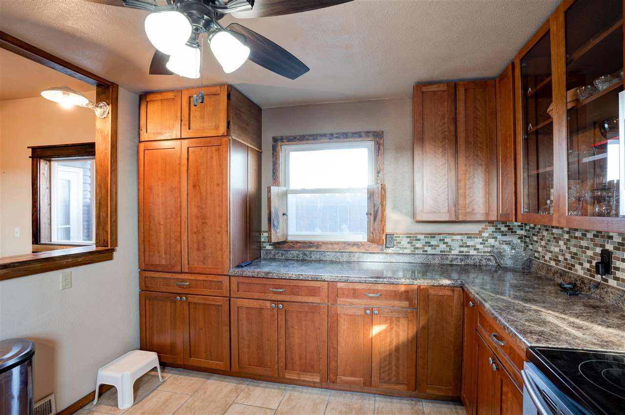 427 Buckeye Road West Liberty, IA 52776 - Photo 12 of 39 Gallery Image 12